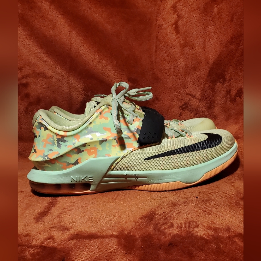 KD (Kevin Durant) Nike  LOW TOP GREEN AND ORANGE SNEAKERS